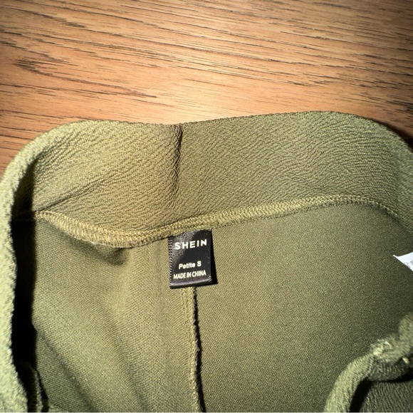 Petite Dress pants office wear size small gold buttons - Picture 4 of 4